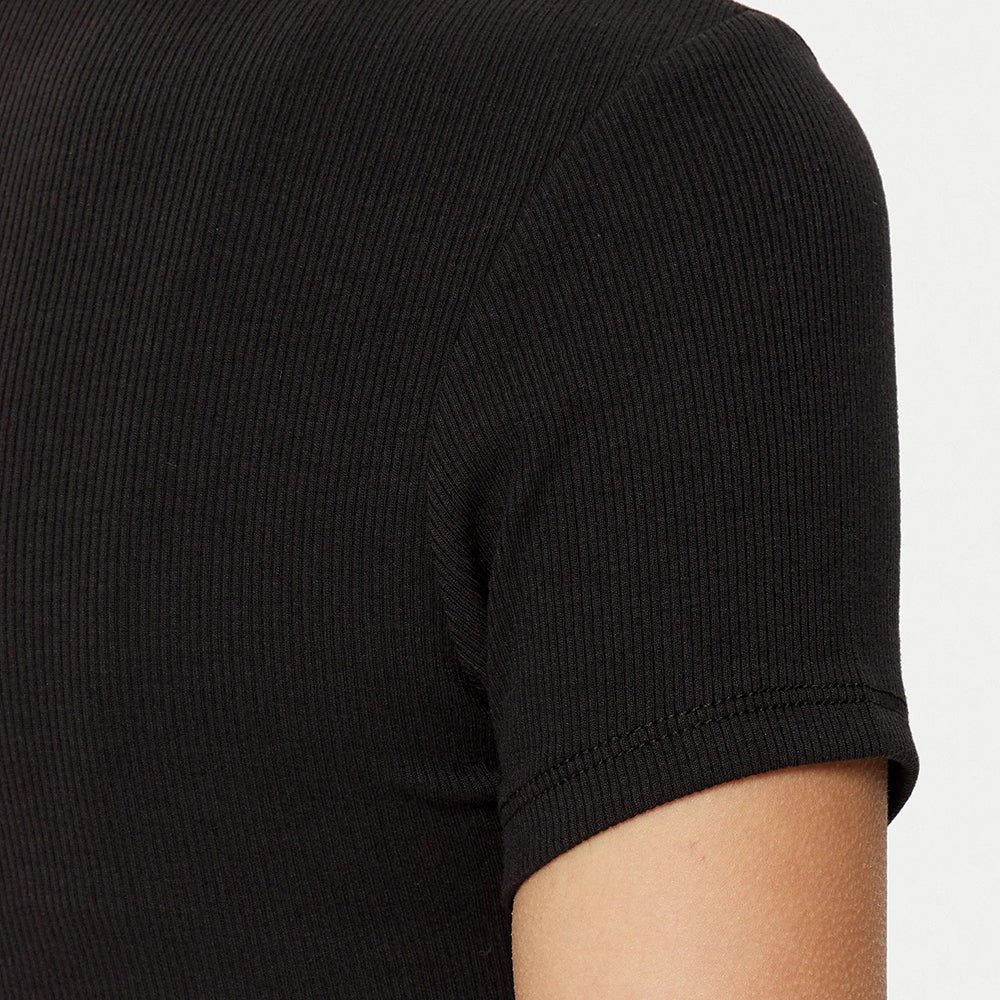חולצת טישירט קצרה טומי הילפיגר Slim Badge Rib Tee נשים