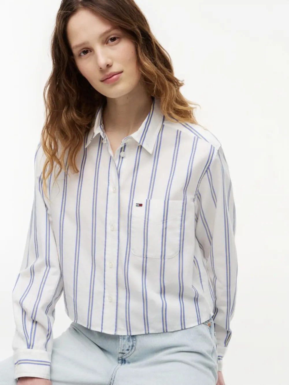 חולצה מכופתרת טומי הילפיגר Relaxed Fit Twill Cropped נשים