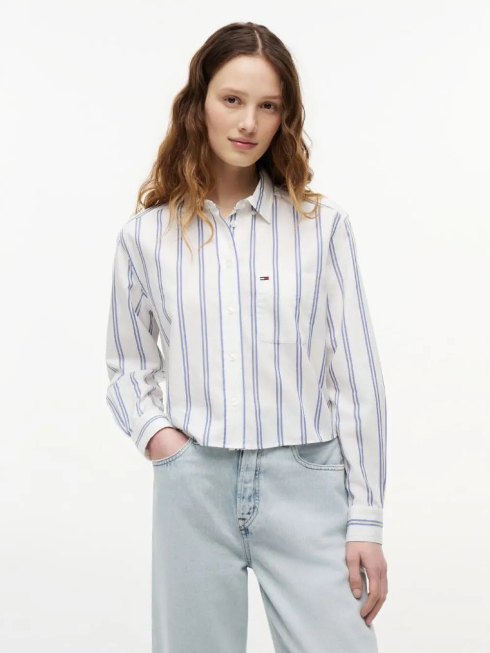 חולצה מכופתרת טומי הילפיגר Relaxed Fit Twill Cropped נשים
