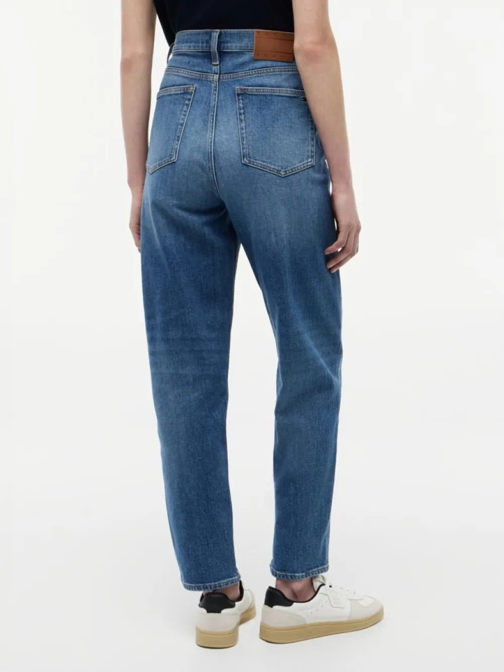 ג'ינס טומי הילפיגר Ltra High Rise Tapered Mom נשים