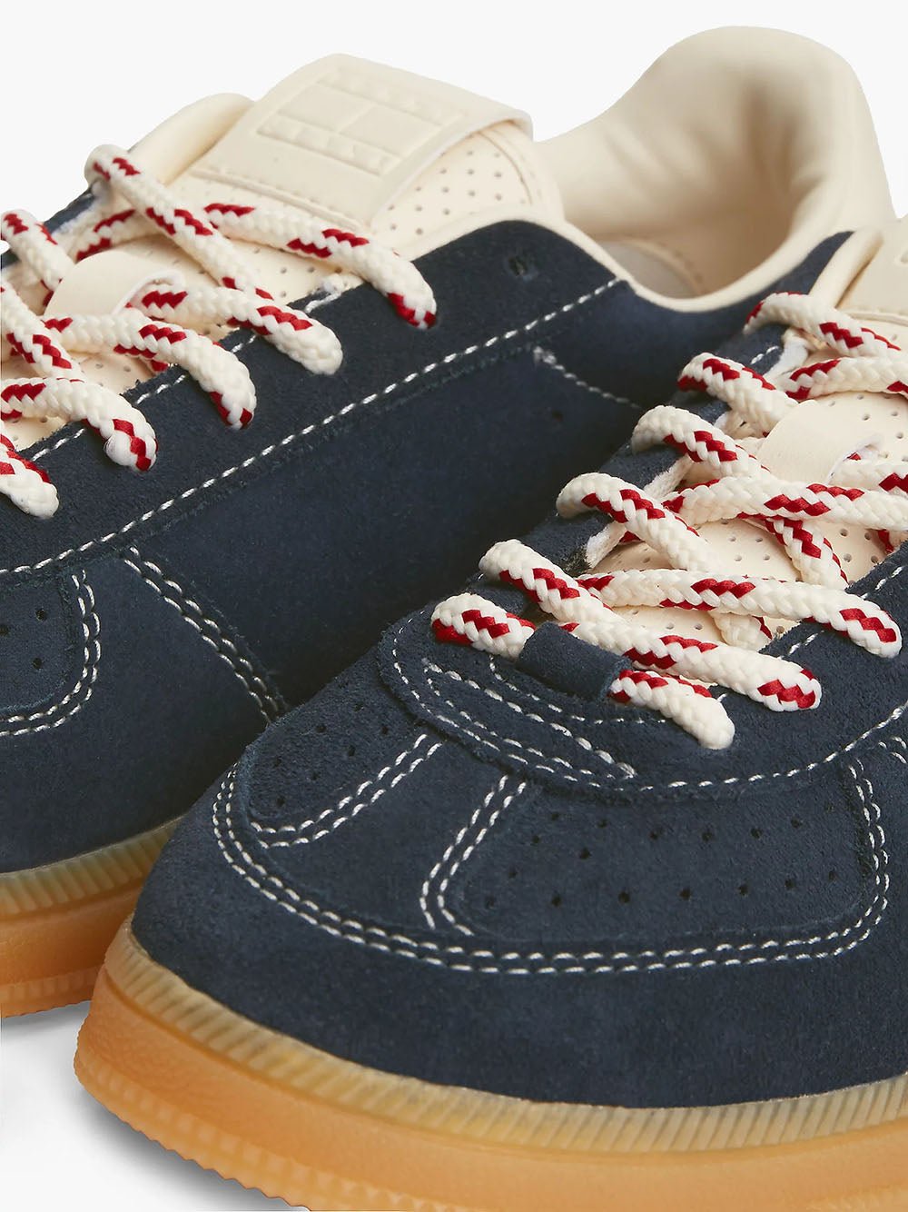 נעלי טומי הילפיגר The Greenwich Suede Cupsole Trainers נשים