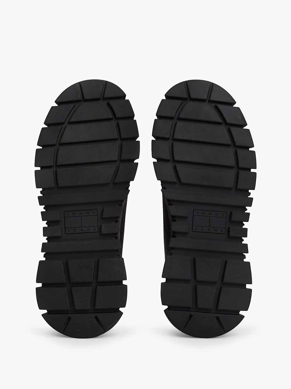מגפי טומי הילפיגר Logo Charm Platform Trainers With Leather נשים