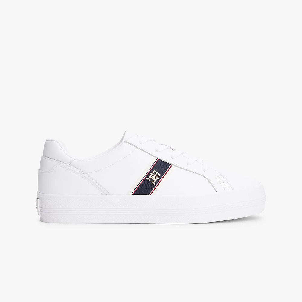 נעלי טומי הילפיגר Leather TH Monogram Plaque Trainers נשים