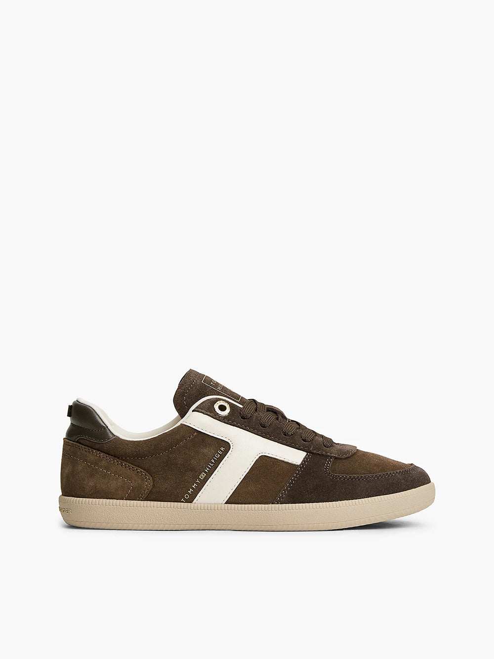 נעלי טומי הילפיגר Tribeca Suede Mixed Texture Enamel Flag Trainers נשים