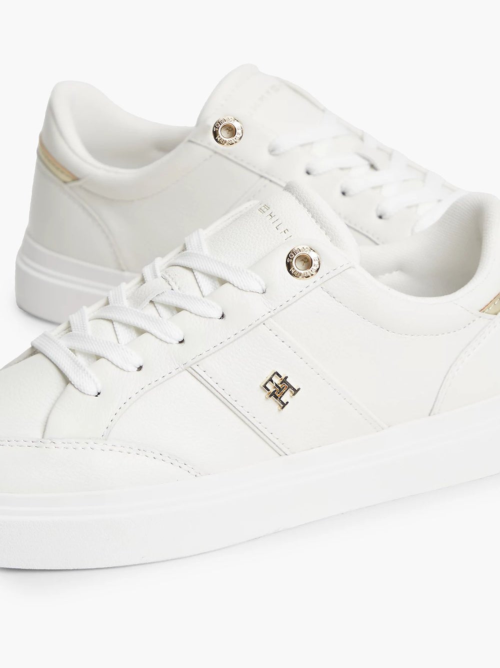 נעלי טומי הילפיגר Pebble Grain Leather Cupsole Trainers נשים