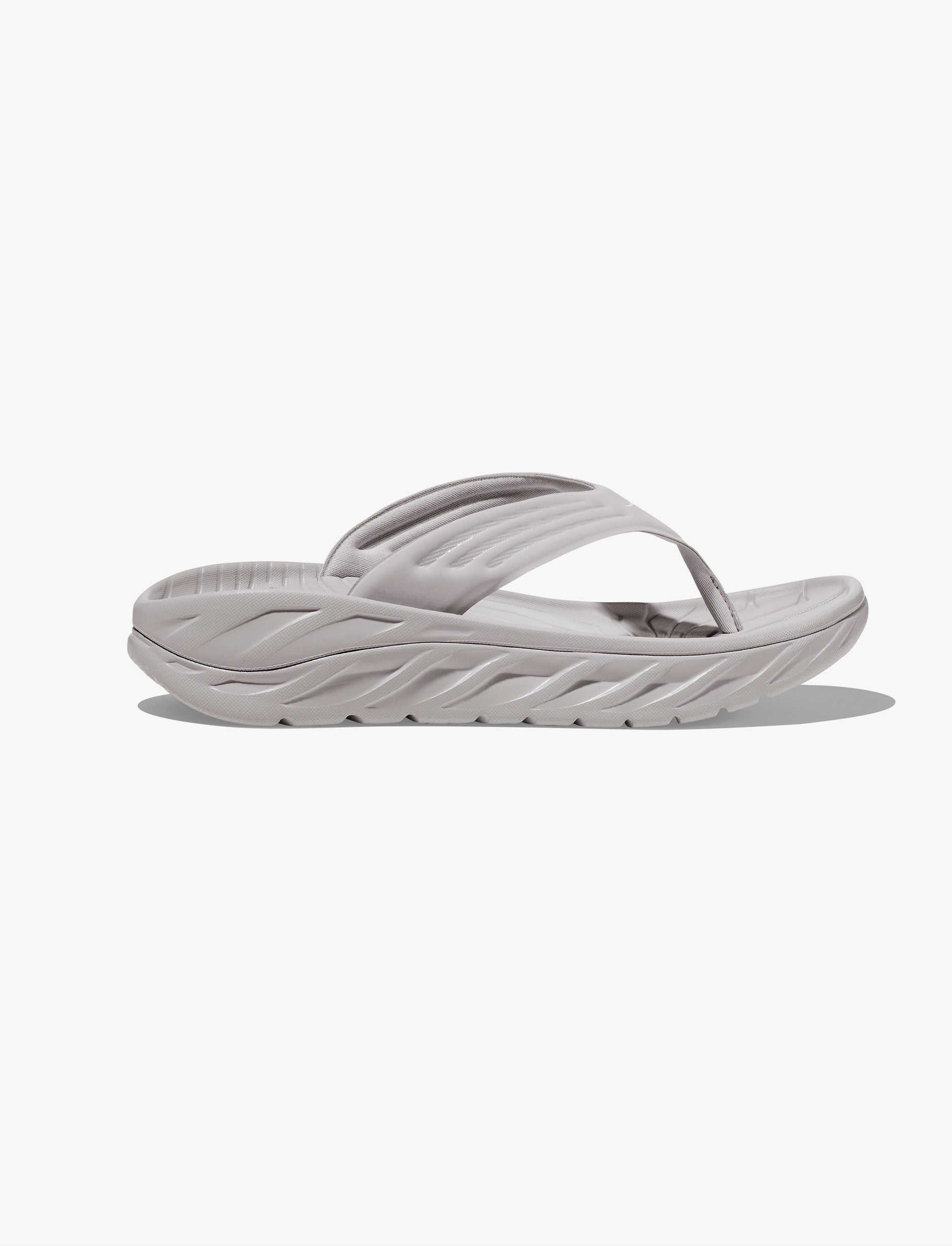 Hoka Ora Recovery Flip - כפכפי התאוששות אורה הוקה איכותיים בצבע אפור/לבן לגברים