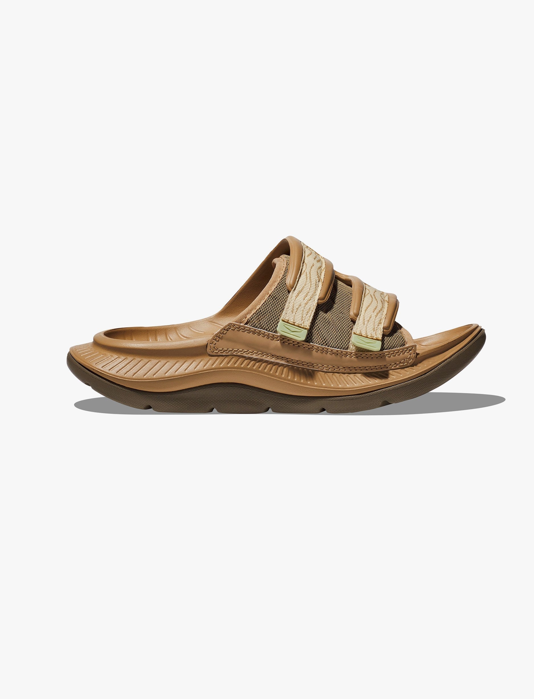 HOKA ORA LUXE U - כפכפי אורה לוקס הוקה בצבע צהוב חיטה/משרום