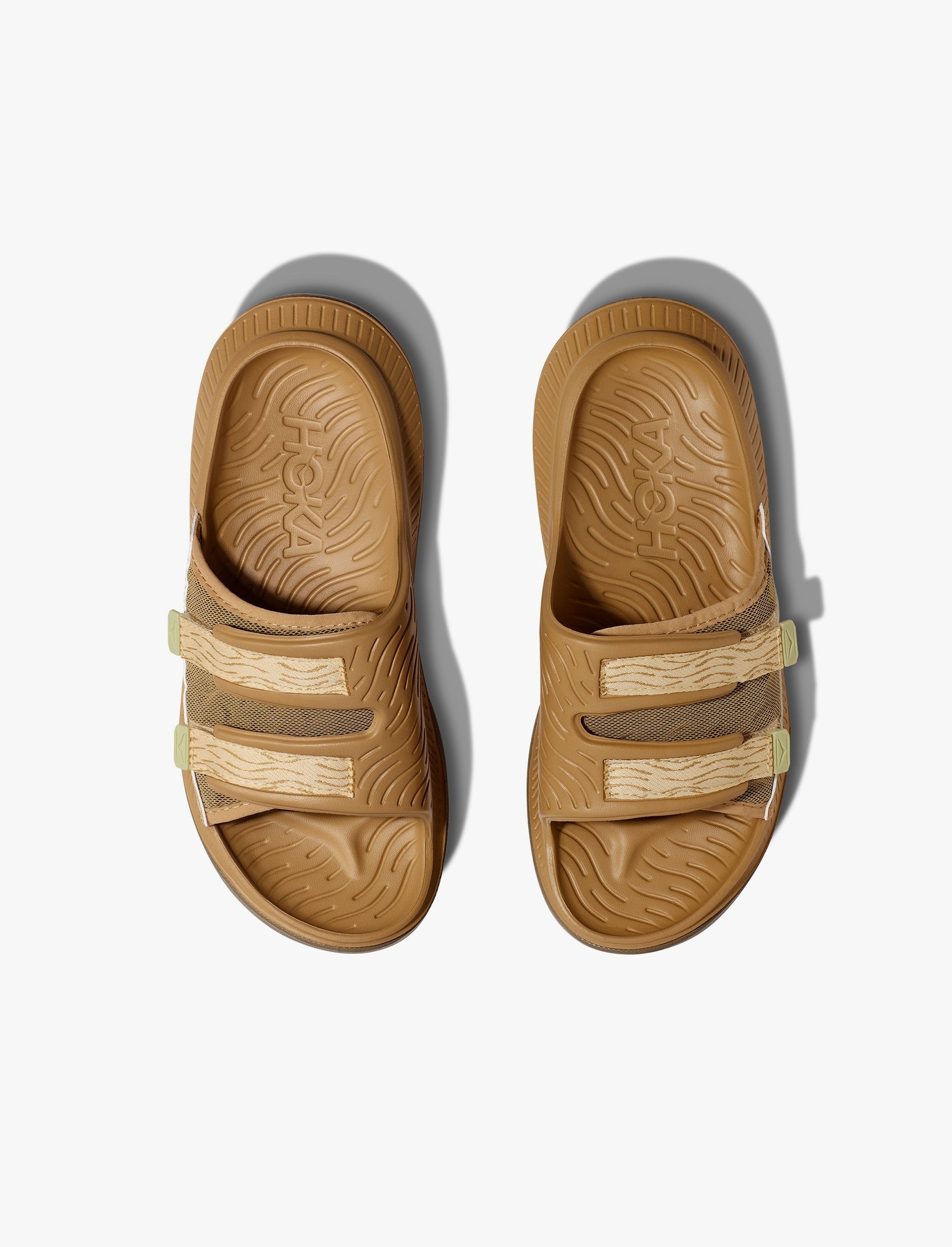 HOKA ORA LUXE U - כפכפי אורה לוקס הוקה בצבע צהוב חיטה/משרום