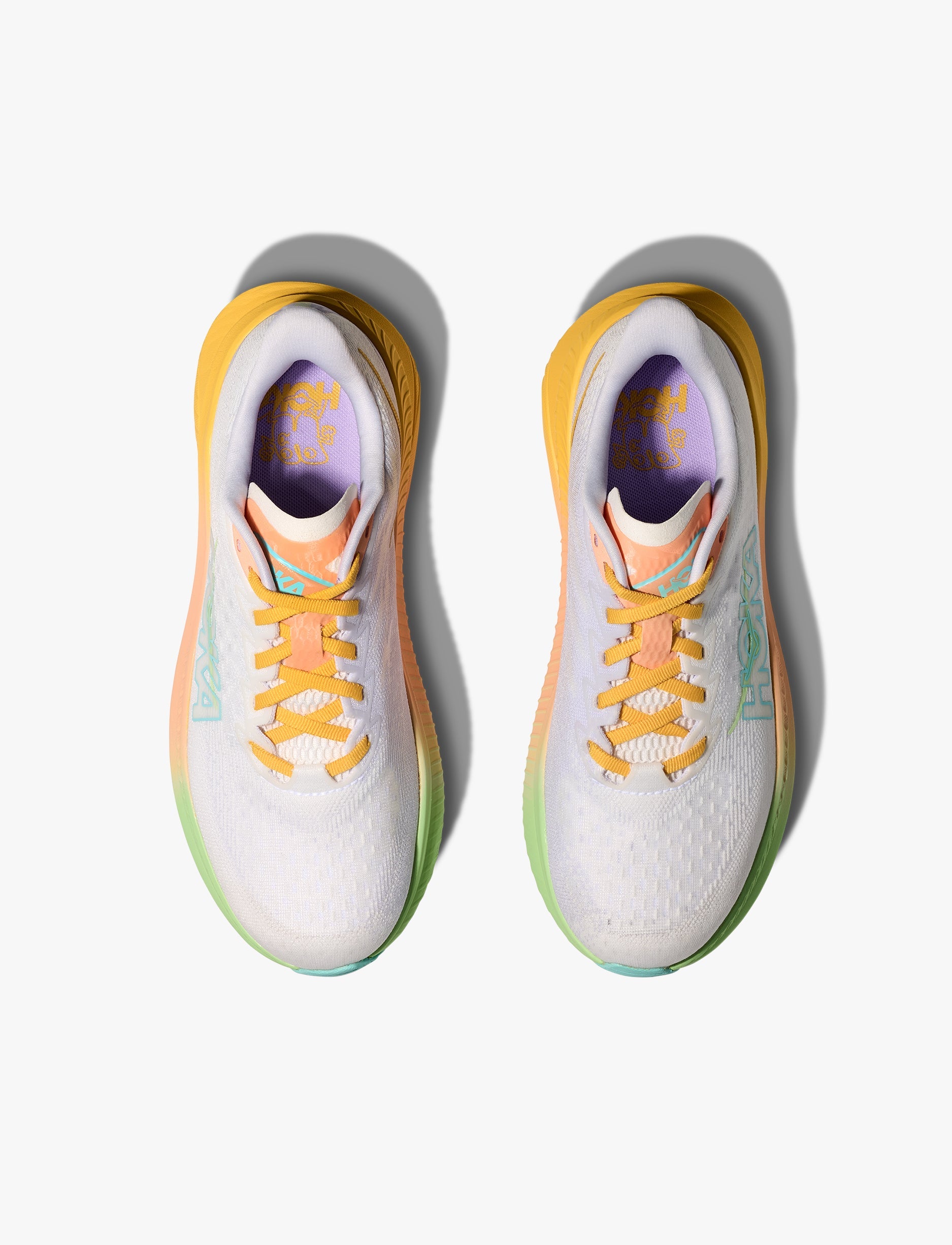 HOKA MACH 6 - נעלי ספורט לגברים הוקה מאך 6 בצבע פרוסט/אור כוכבים