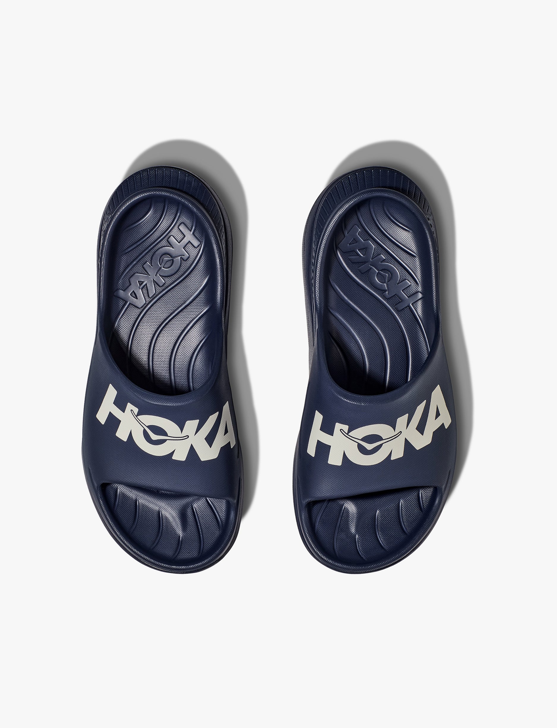 HOKA ORA ATHLETIC SLIDE - כפכפי אורה אתלטיקס סלייד בצבע נייבי/לבן