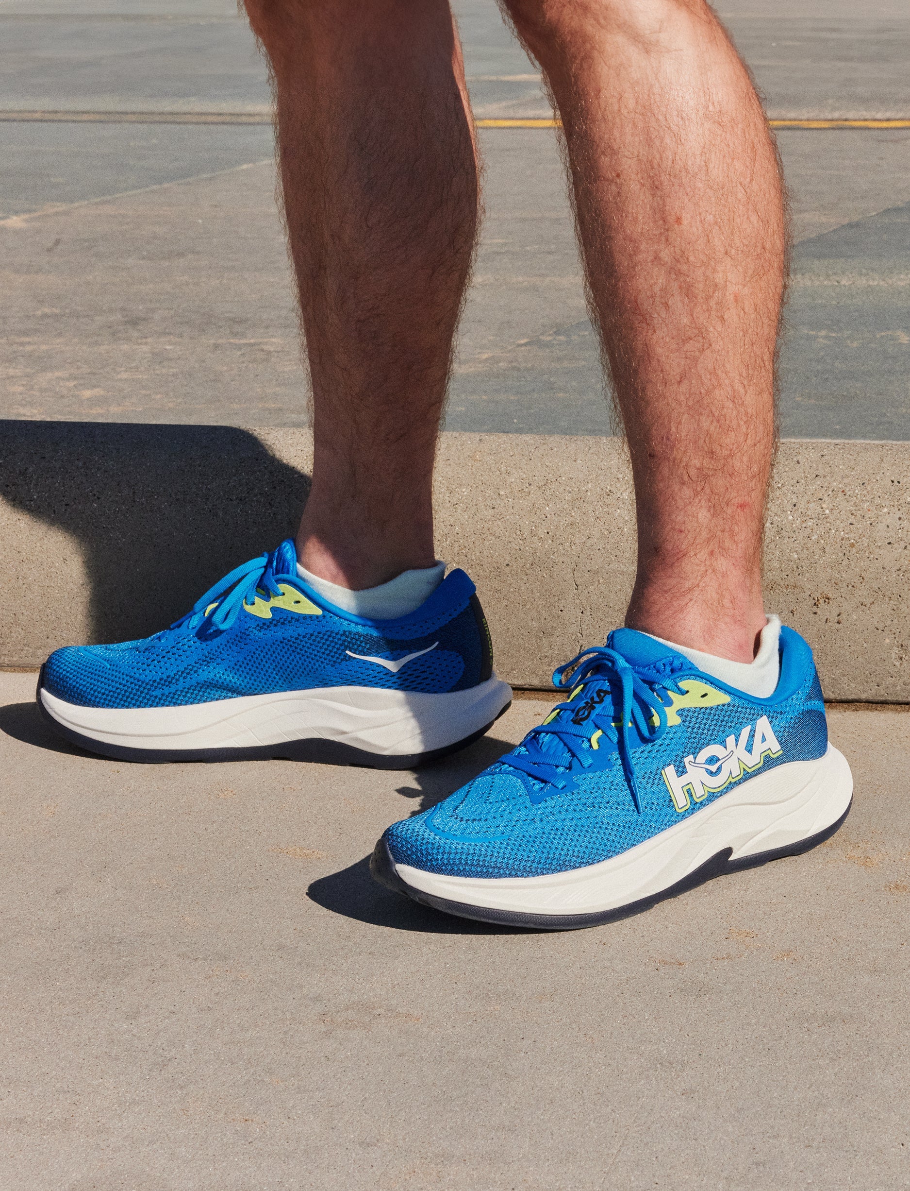 נעלי ספורט לגברים הוקה רינקון Hoka Rincon 4 -  4 בצבע קובלט/נייבי