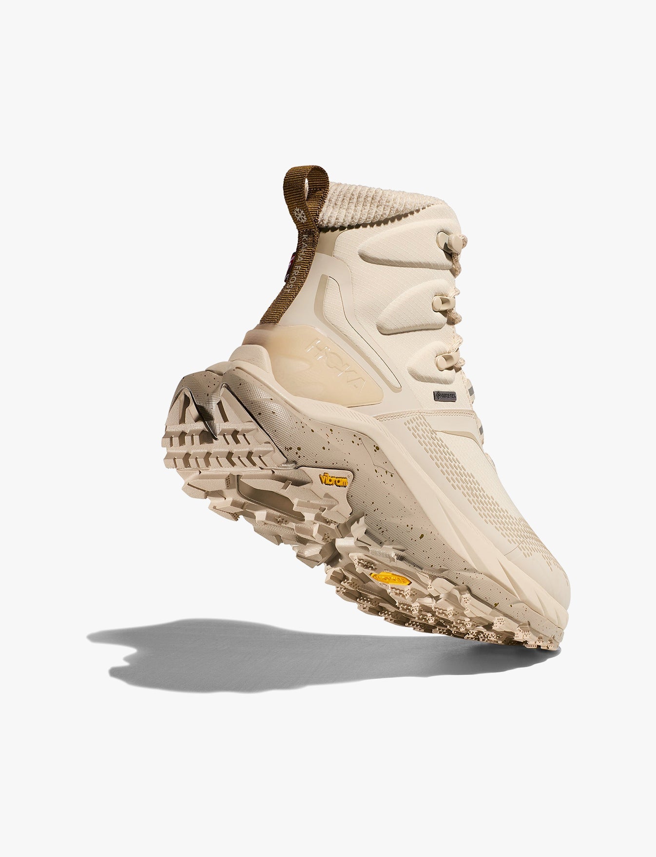 HOKA  KAHA 2 FROST GTX - נעלי הוקה לנשים קאהה פרוסט 2 בצבע שיבולת שועל