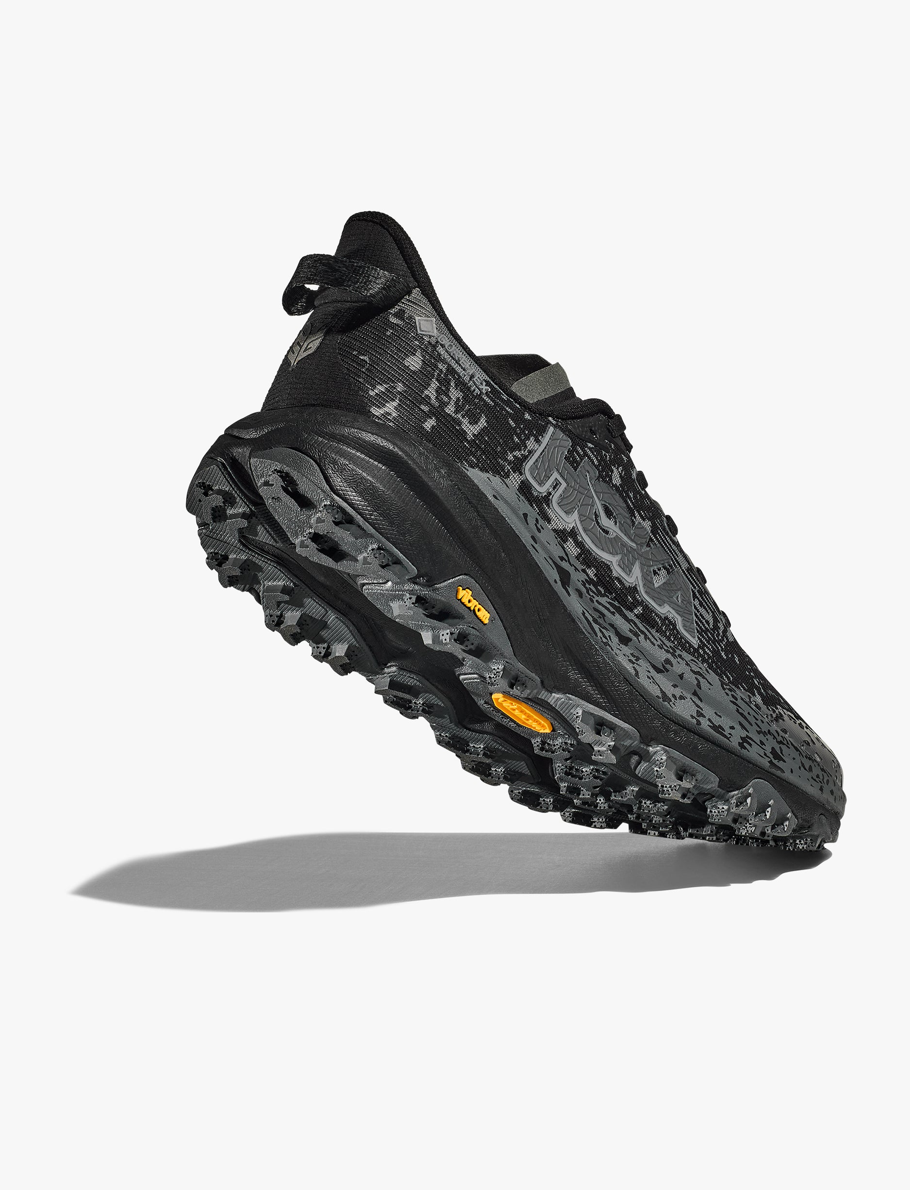 HOKA SPEEDGOAT 6 MID GTX WIDE - נעלי הוקה ספידגוט 6 מיד רחבות לגברים בצבע שחור/שחור אורביט