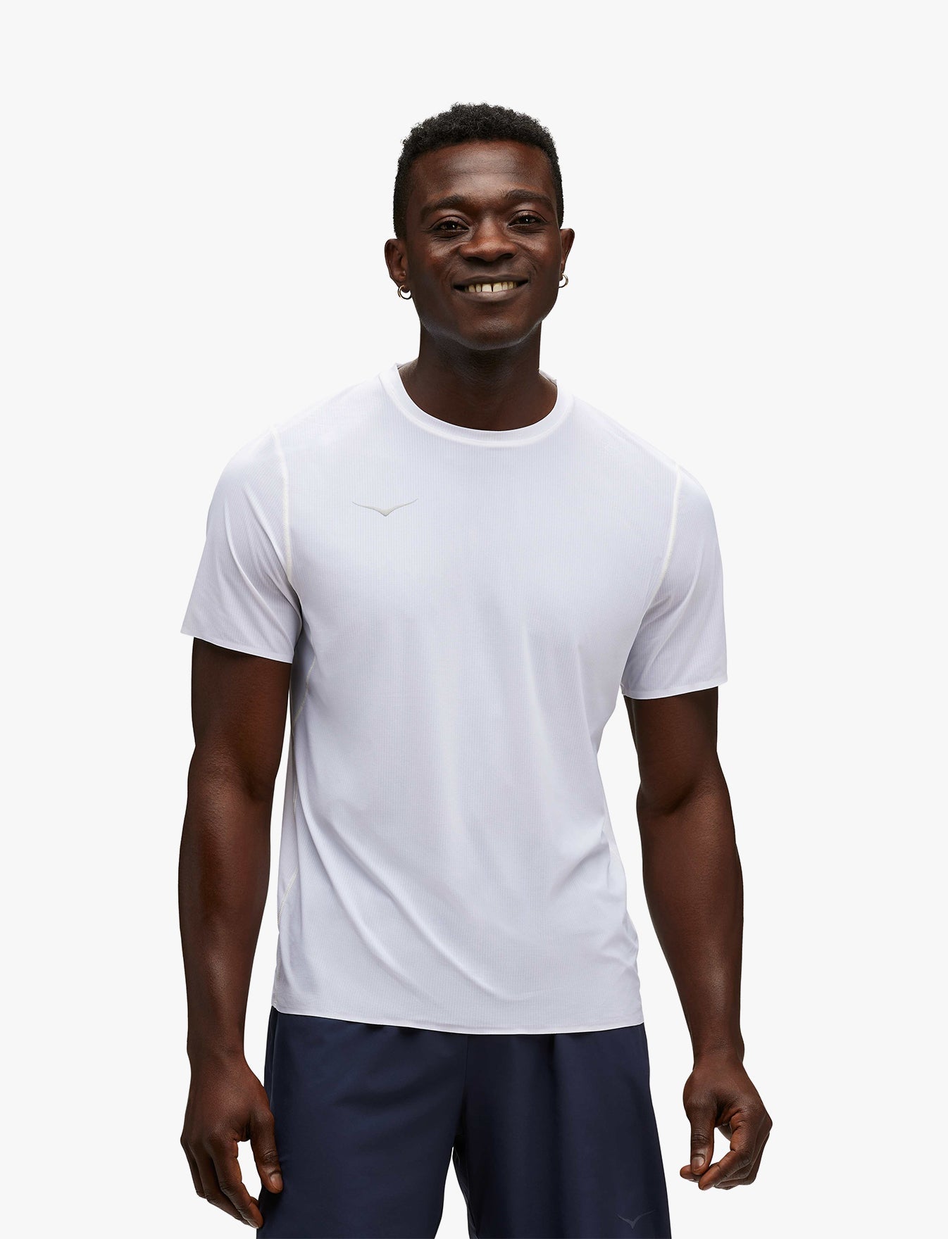 M AIROLITE RUN SHORT SLEEVE - חולצת ריצה לגברים טי אירולייט - שרוול קצר בצבע לבן