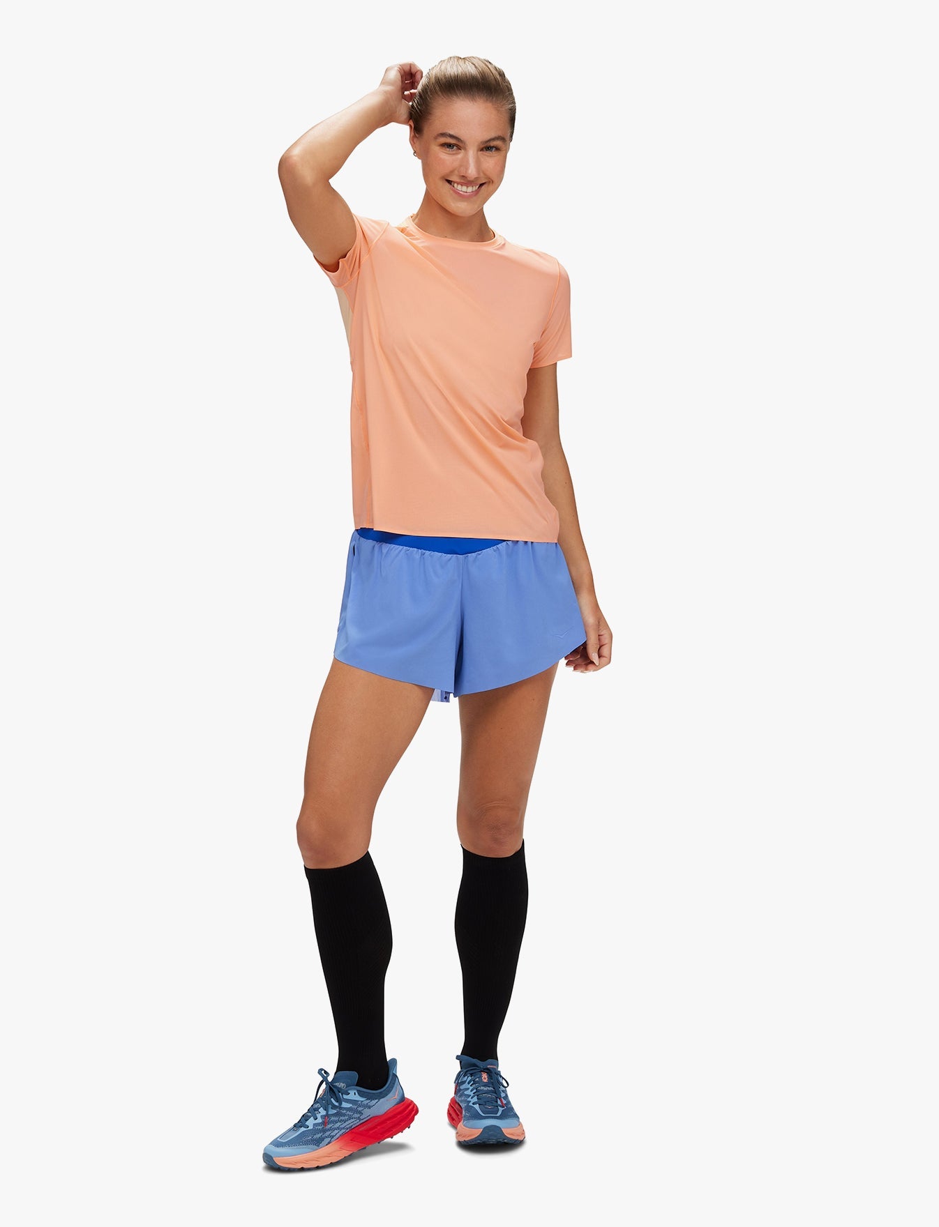 AIROLITE RUN SHORT SLEEVE - חולצת ריצה לנשים טי אירולייט - שרוול קצר בצבע כתום