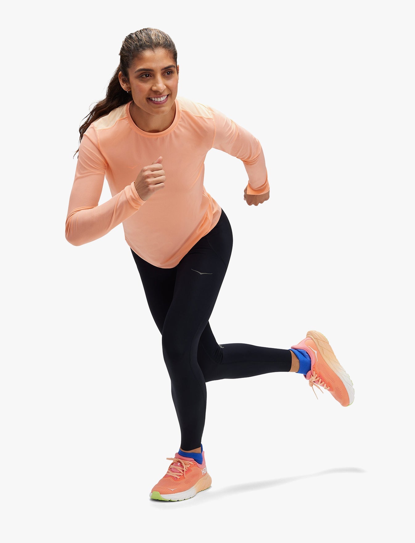 חולצת ריצה טי אירולייט- שרוול ארוך לנשים -  W AIROLITE RUN LONG SLEEVE בצבע כתום