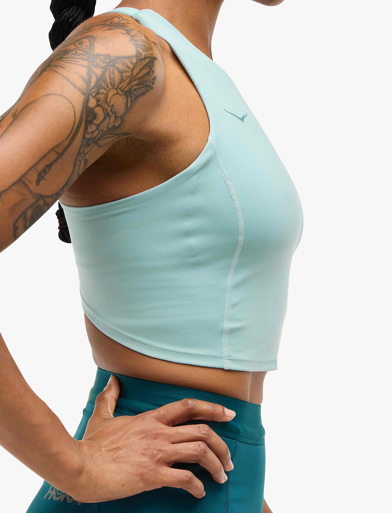 חזיית ריצה ELARO - ELARO CROP BRA בצבע תכלת