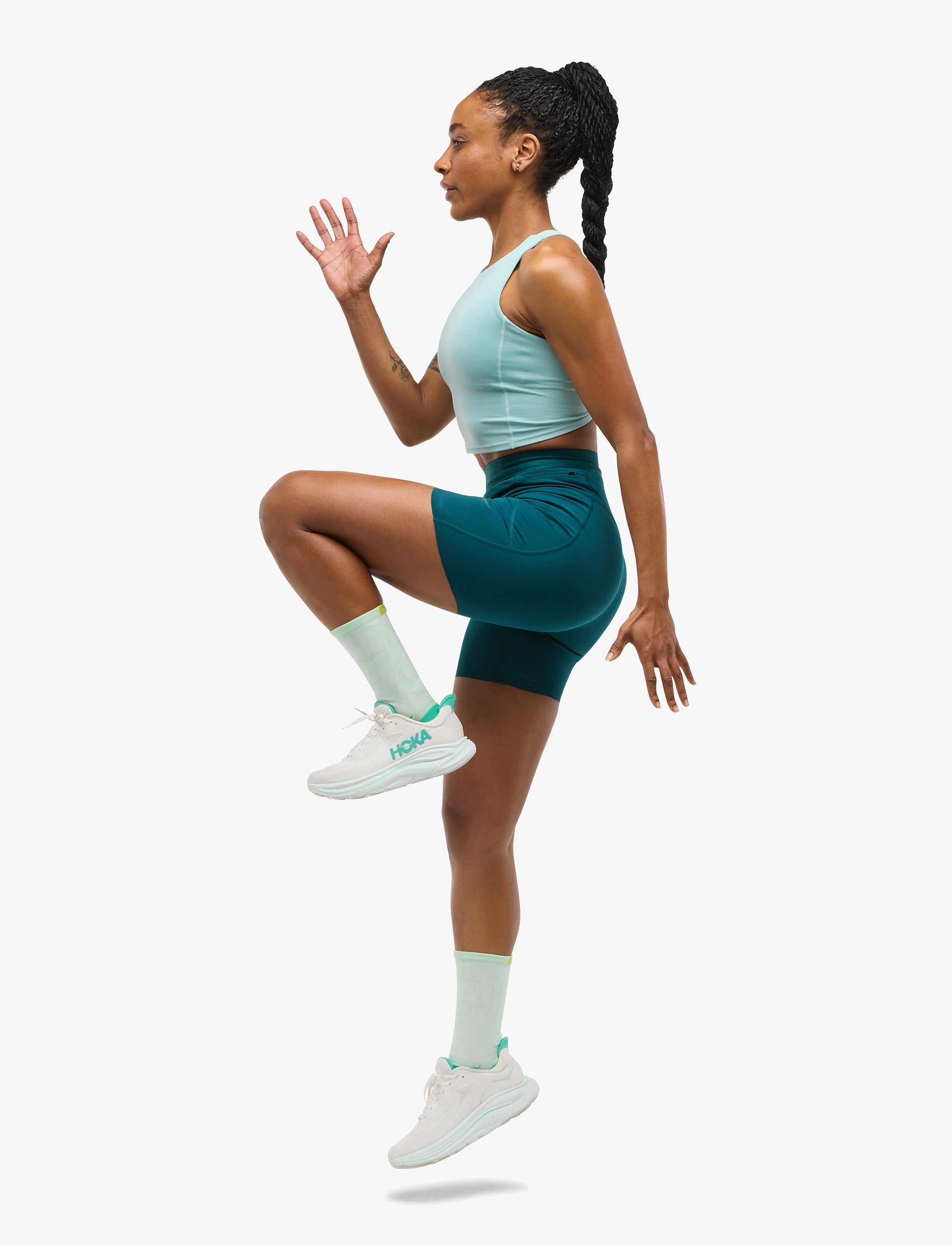 HOKA Novafly 6'' Knit Short  - מכנסי ריצה והליכה לנשים נובה פליי בצבע כחול דמדומים