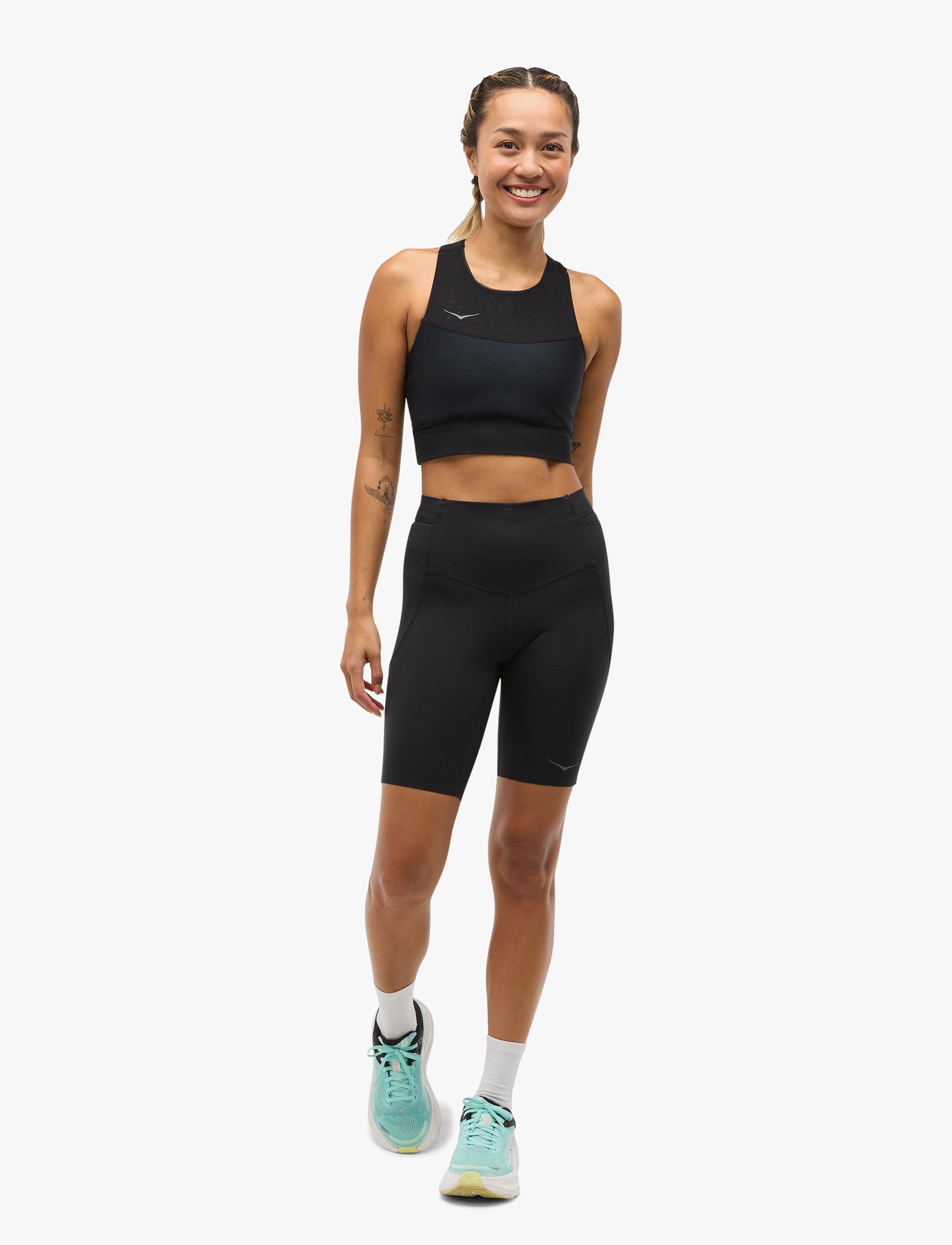 HOKA Knit Short Novafly 9 - מכנסי ריצה הוקה לנשים בצבע שחור