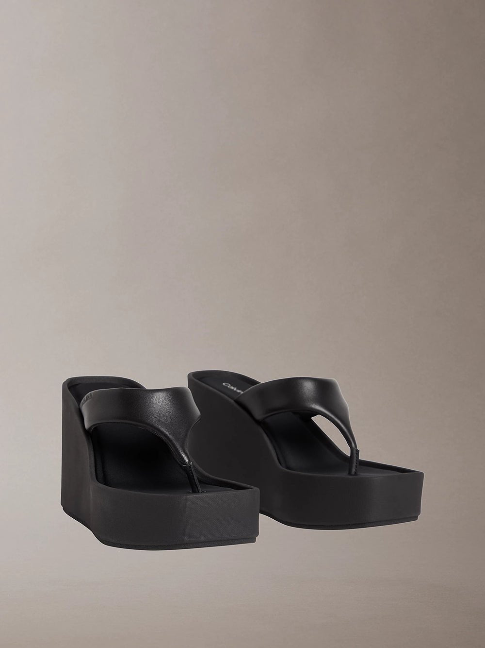 סנדלי קלווין קליין Melia - Leather Platform Wedge נשים