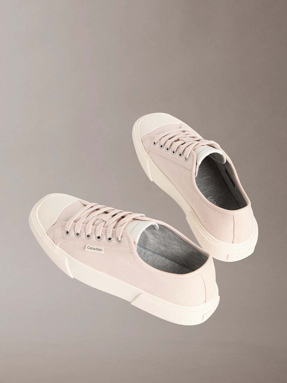 נעלי קלווין קליין Luna - Canvas Emblem Logo Trainers נשים