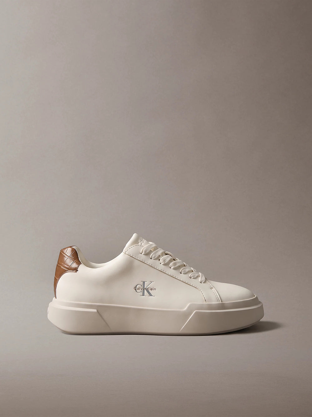 נעלי קלווין קליין Leather Durable Traction Chunky Trainers נשים