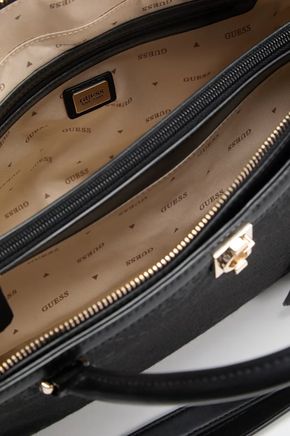 תיק Guess Audrey Logo Girlfriend Satchel נשים