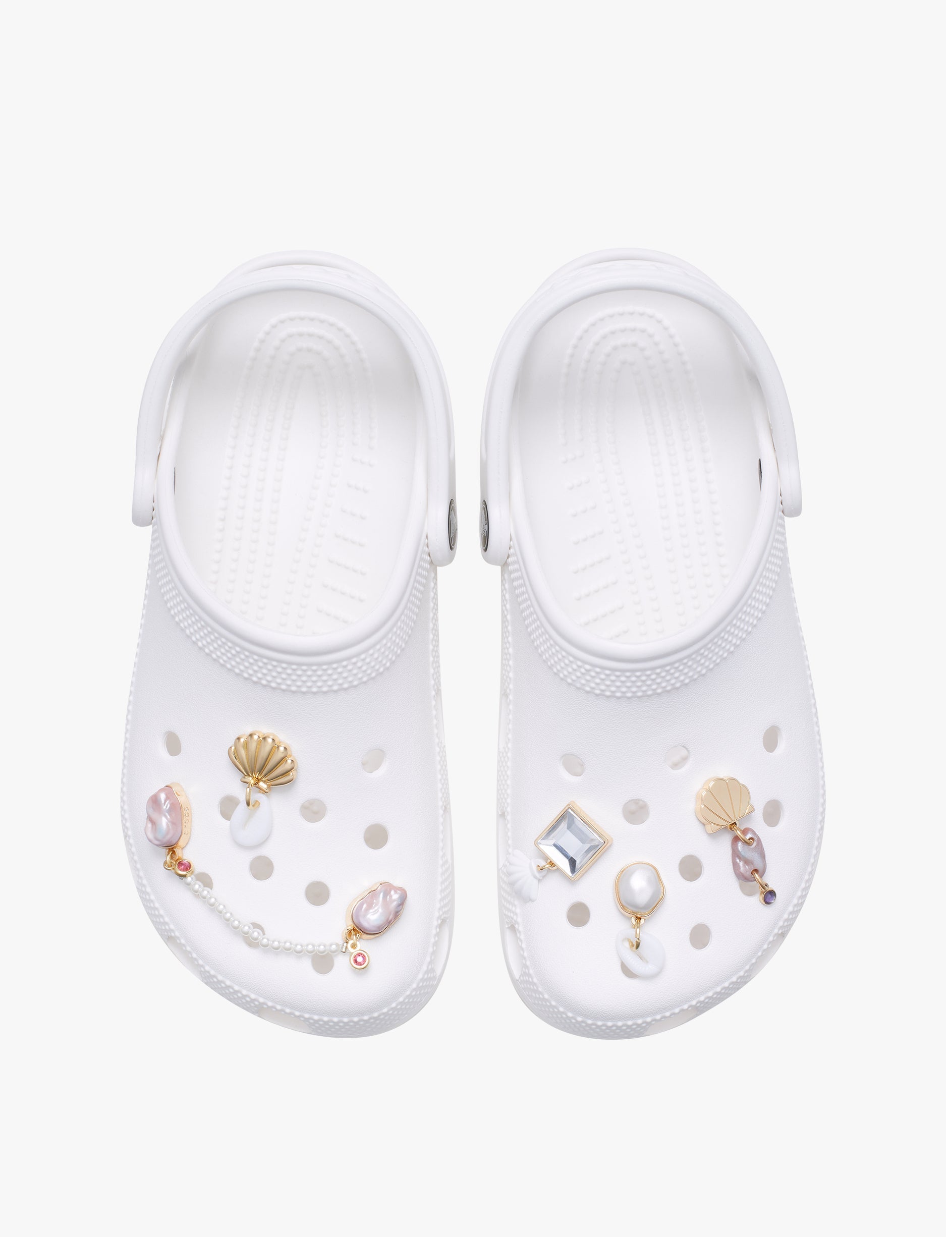 Crocs Elevated Pearl - מארז 5 ג'יביטים קרוקס