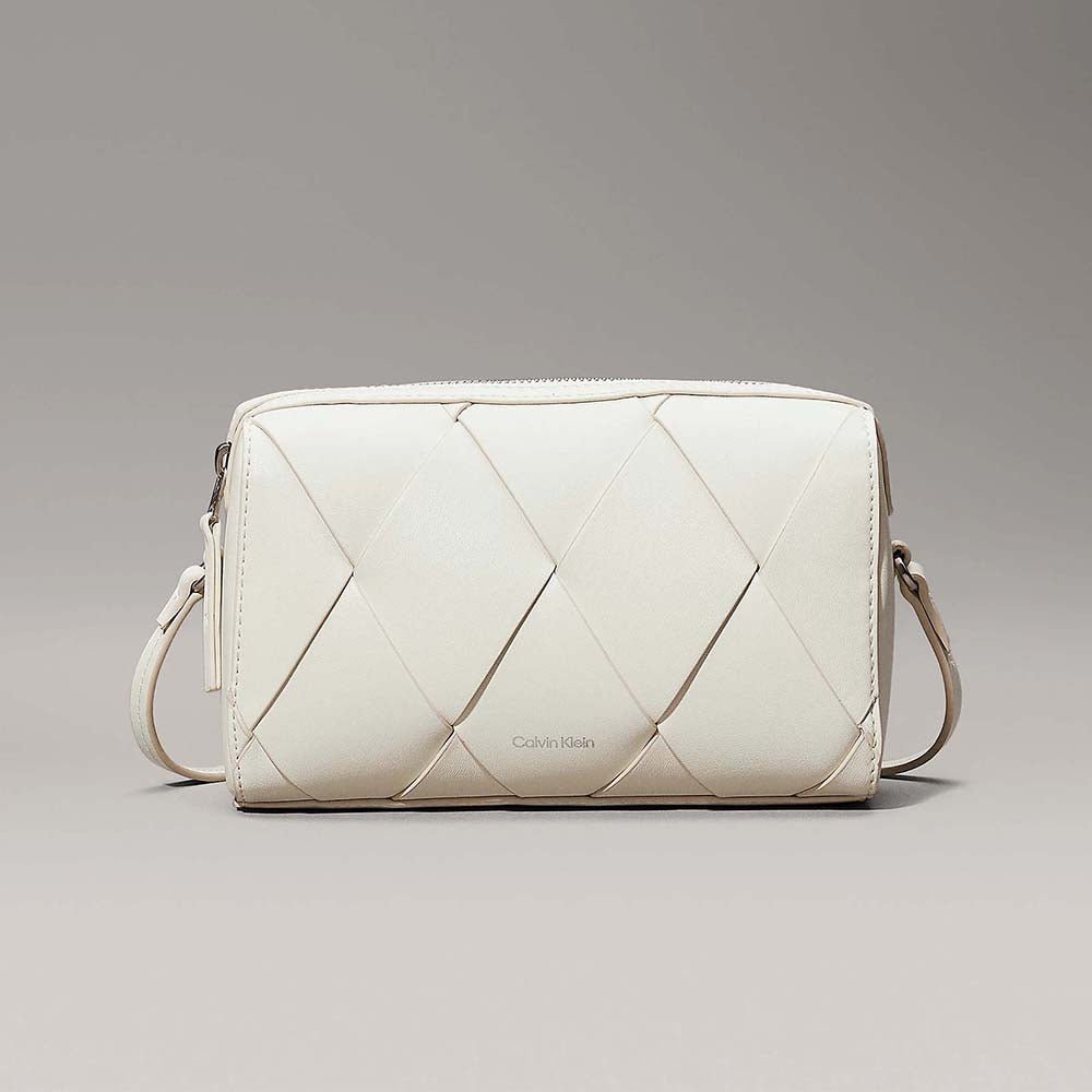 תיק קלווין קליין Woven Crossbody Camera נשים