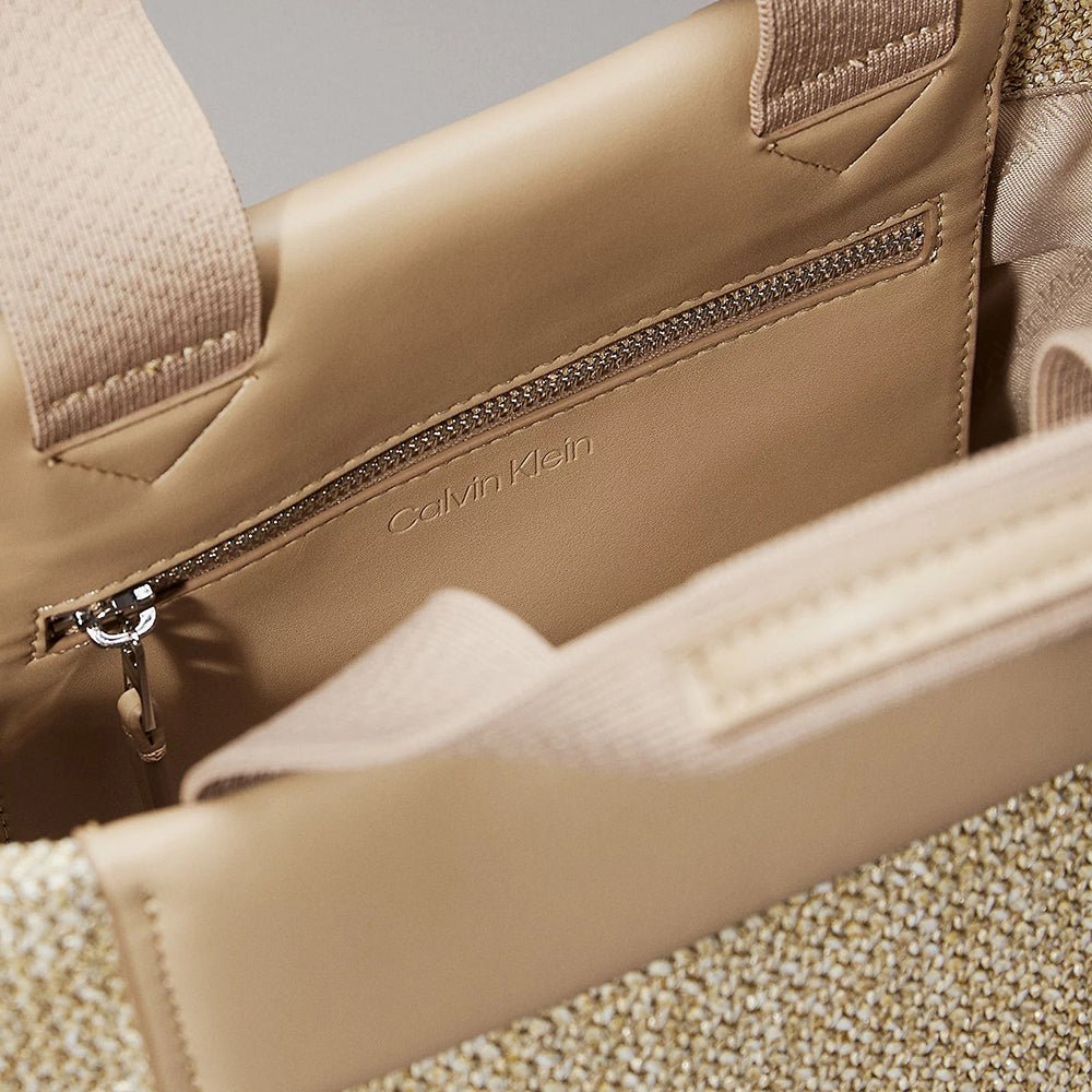 תיק קלווין קליין Small Raffia Tote נשים