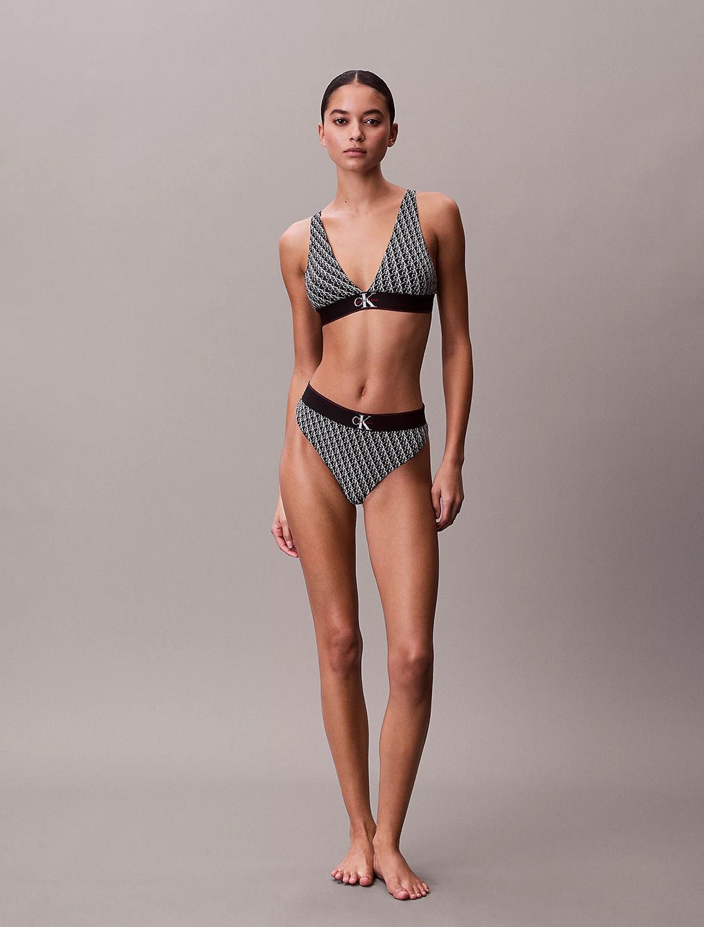 תחתוני קלווין קליין Stretch Thong - Graphic Monogram Microfibre נשים