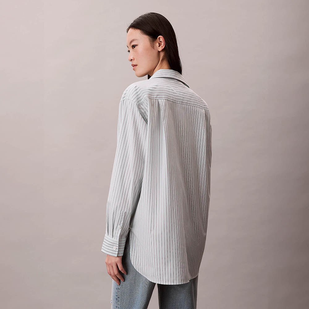 חולצה מכופתרת קלווין קליין Cotton Poplin Striped נשים