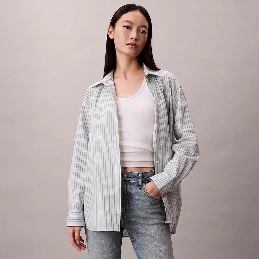 חולצה מכופתרת קלווין קליין Cotton Poplin Striped נשים