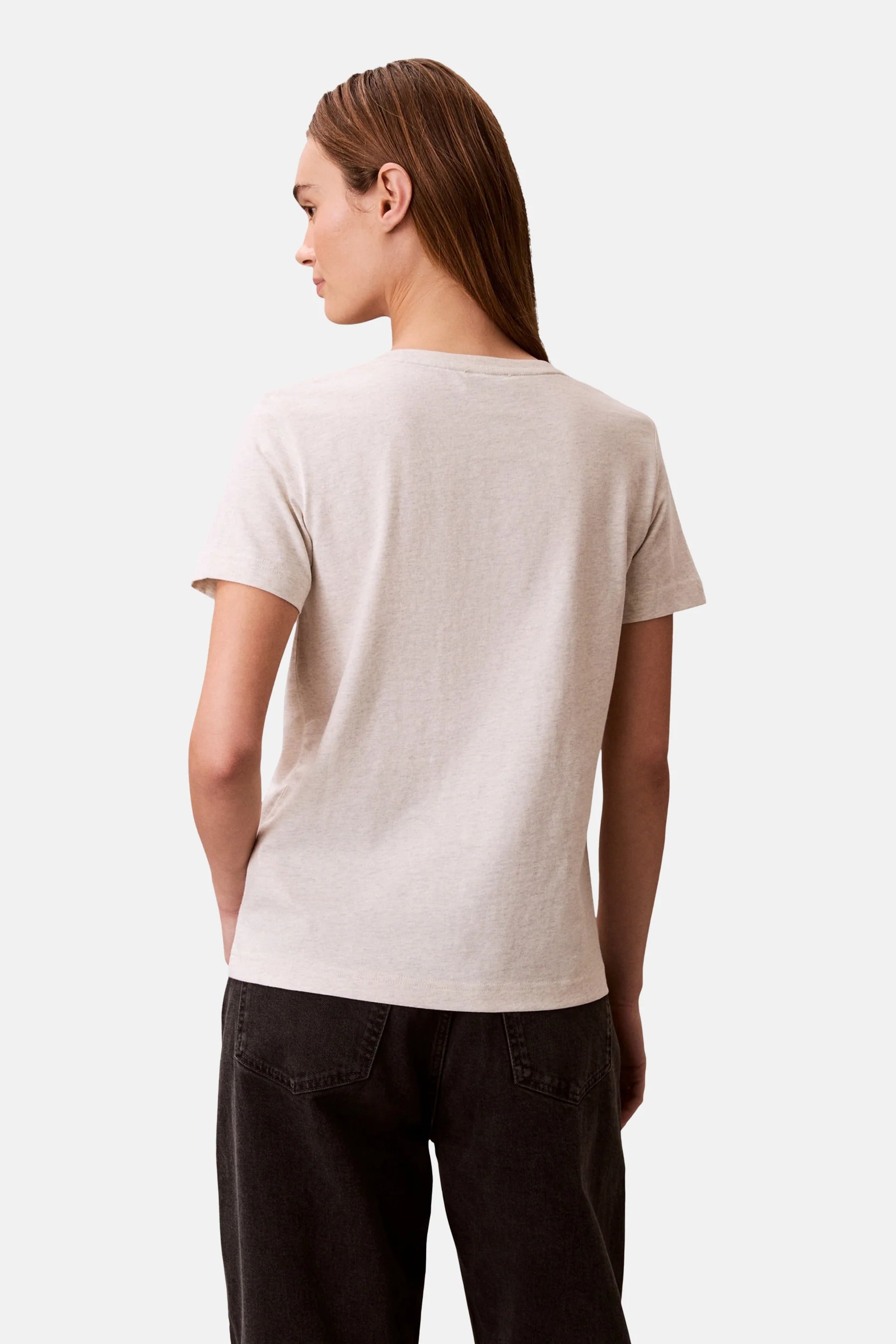 חולצת טישירט קצרה קלווין קליין Relaxed Monogram V-Neck נשים