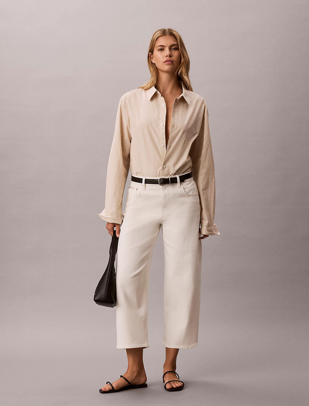 ג'ינס קלווין קליין Cropped Cotton Twill Barrel Trousers נשים
