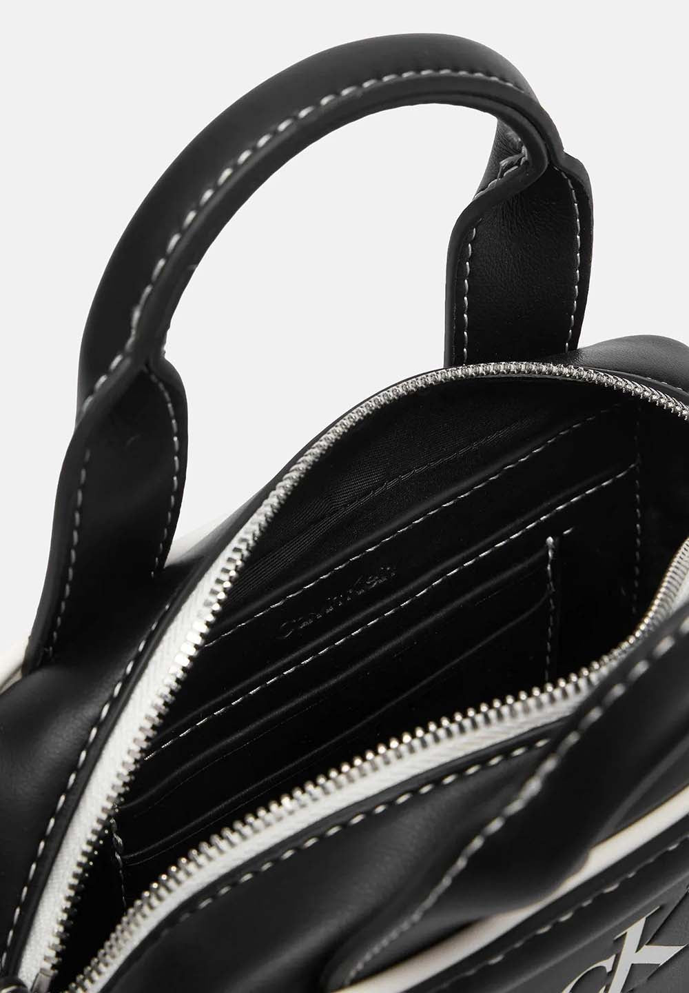 תיק קלווין קליין Contrast Mini Bauletto Bag נשים