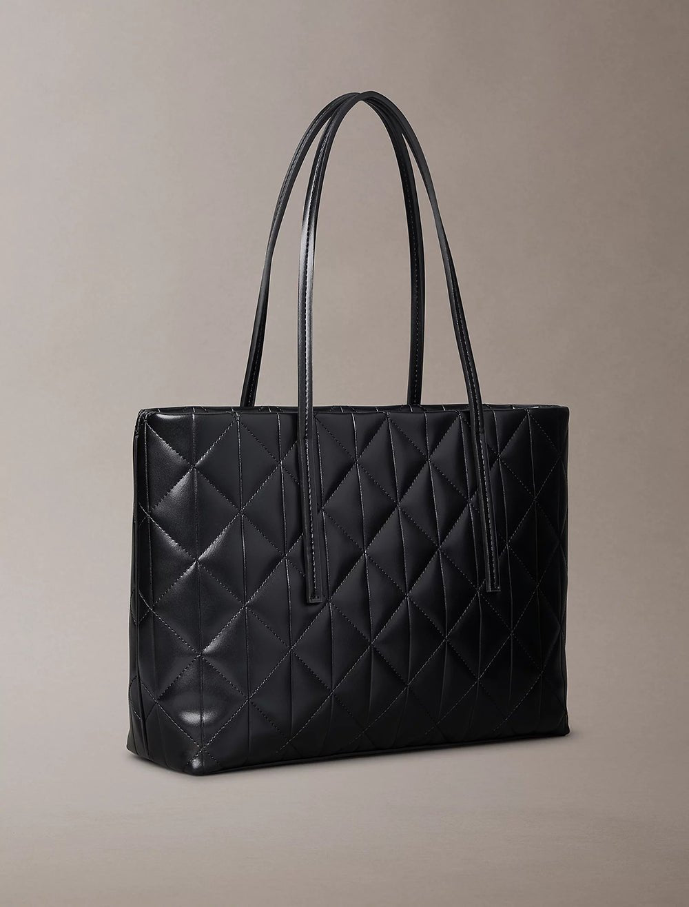 תיק קלווין קליין Quilted Emblem Logo Small נשים