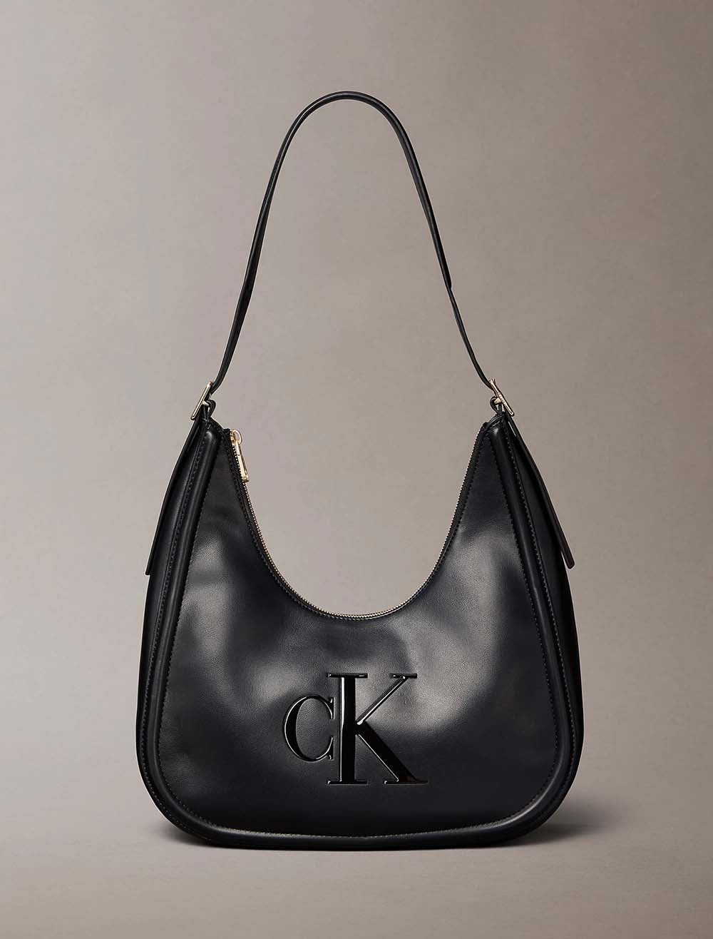 תיק קלווין קליין Bold Crescent Bag נשים