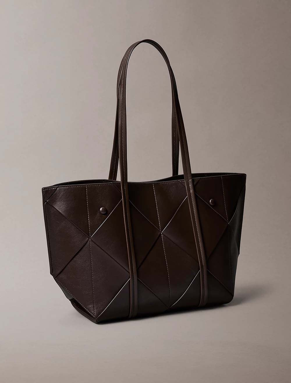 תיק קלווין קליין Woven Medium Carryall נשים