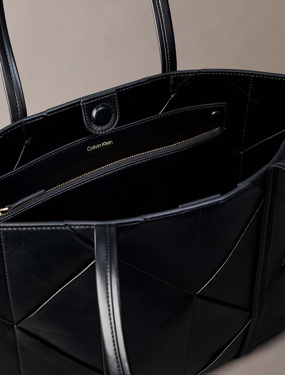 תיק קלווין קליין Woven Medium Carryall נשים