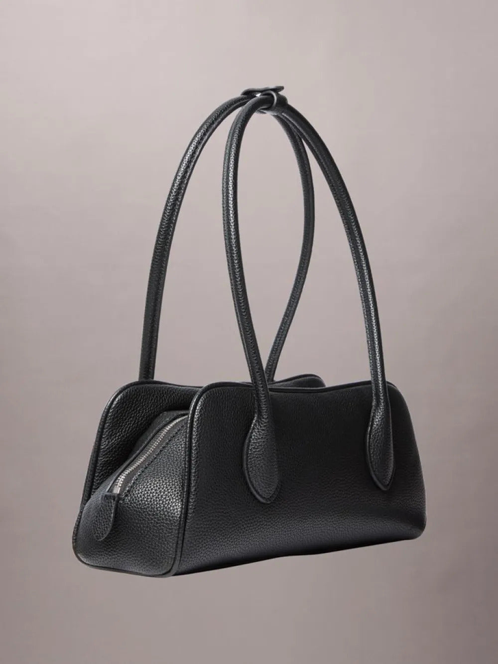 תיק קלווין קליין Emblem Trio Pebble Shoulder Bag נשים