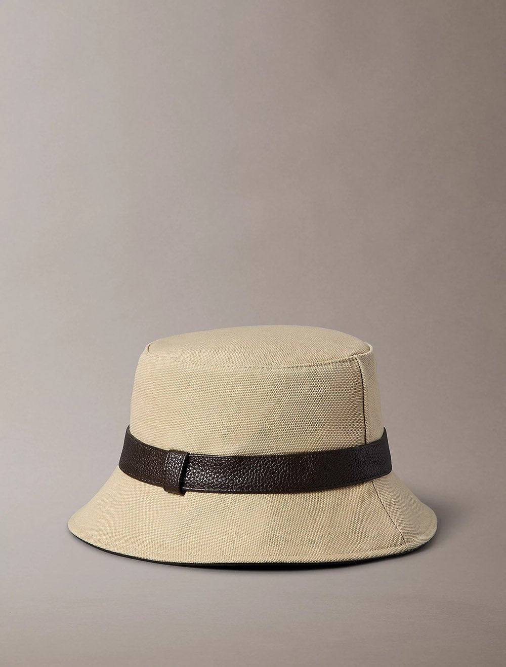 כובע קלווין קליין Canvas Bucket Hat נשים