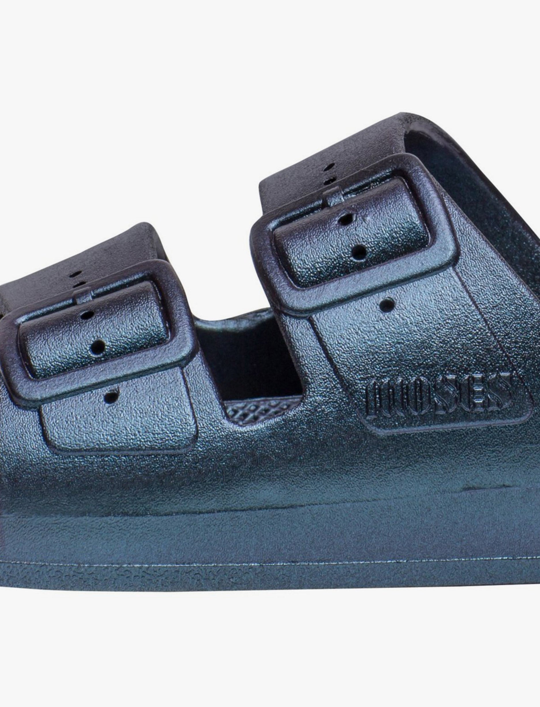 Freedom Moses - כפכפי מוזס בצבע שחור/כחול