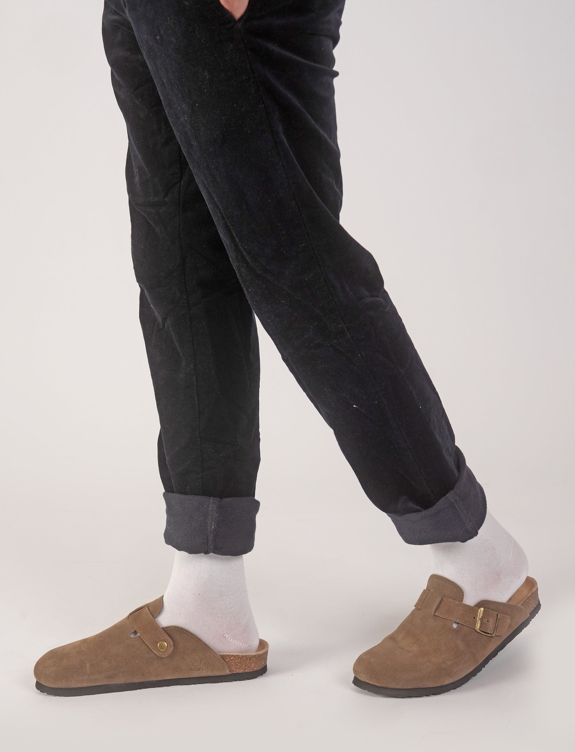 Oscars - כפכפי זמש אלביס סבנטי ניין לגברים בצבע חום כהה