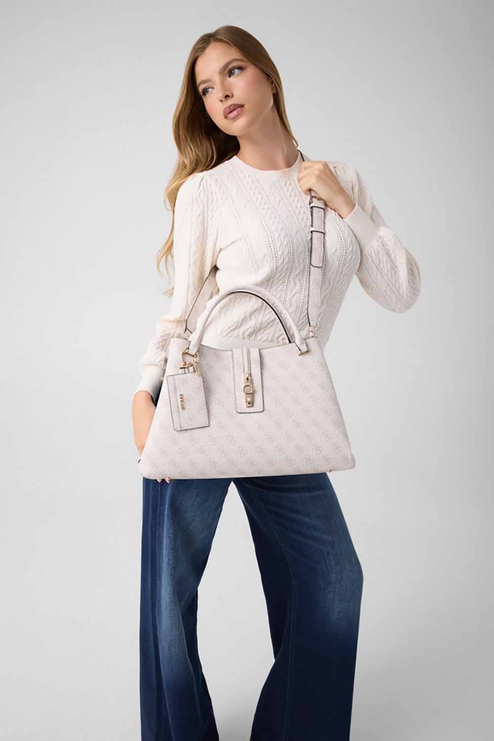 תיק Guess Yvonne Logo Grlfrnd Carryall נשים