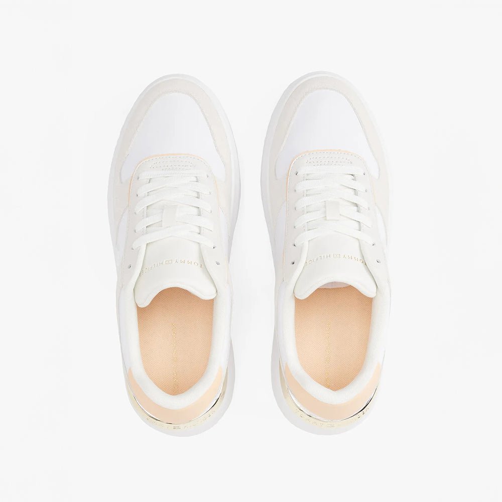 נעלי טומי הילפיגר Leather Mixed Texture Court Trainers נשים
