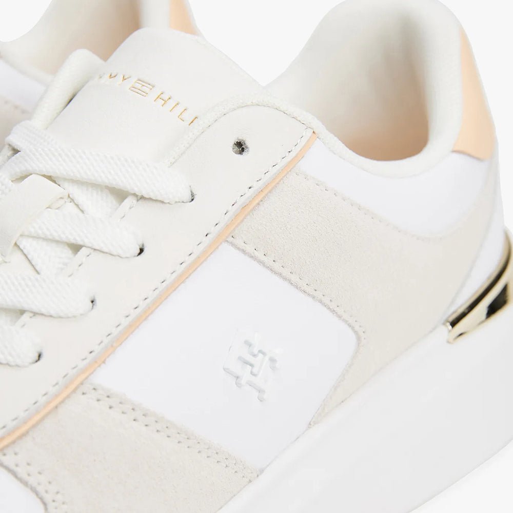 נעלי טומי הילפיגר Leather Mixed Texture Court Trainers נשים