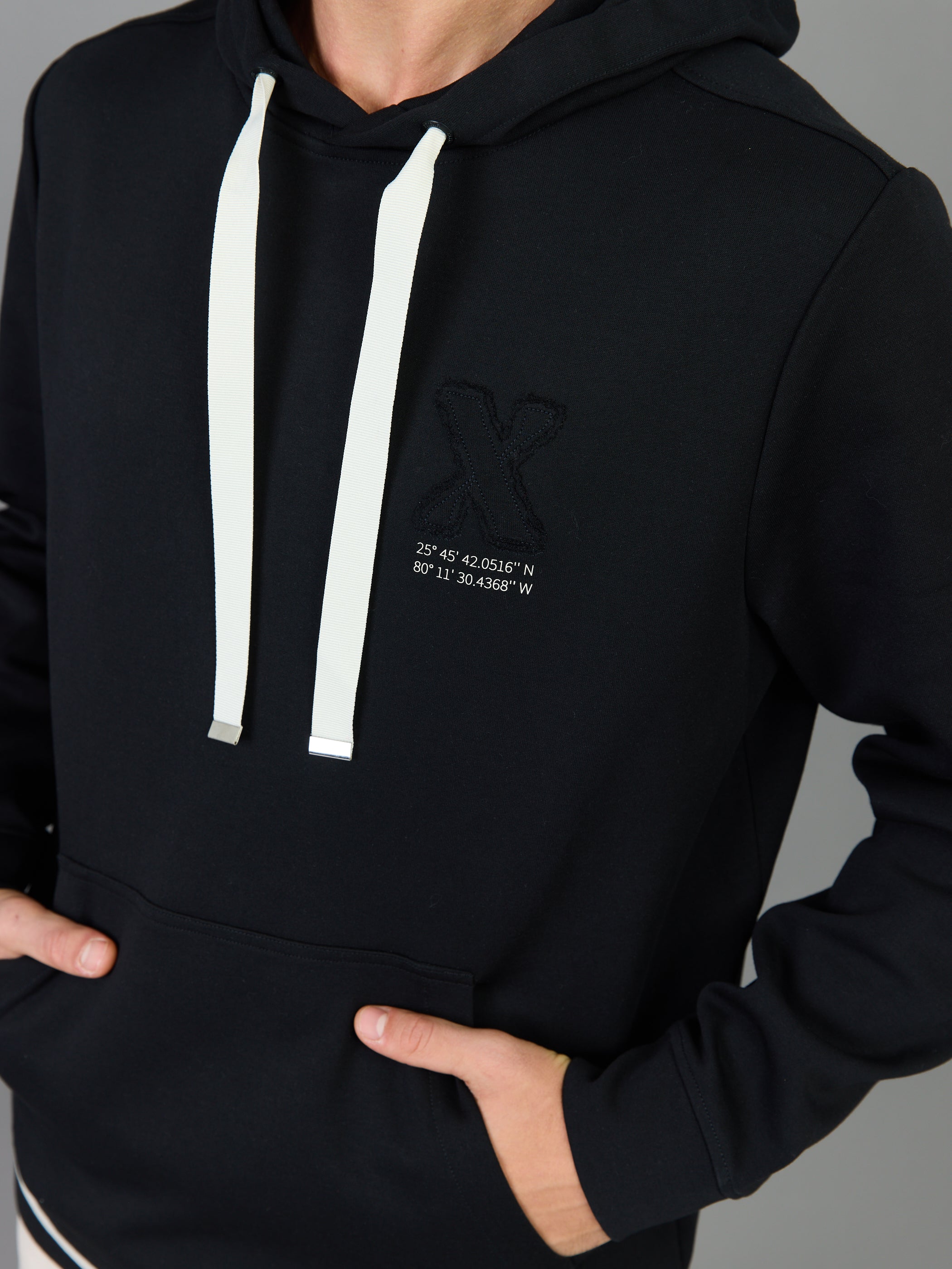 קפוצ'ון אליקסיר Back Logo גברים