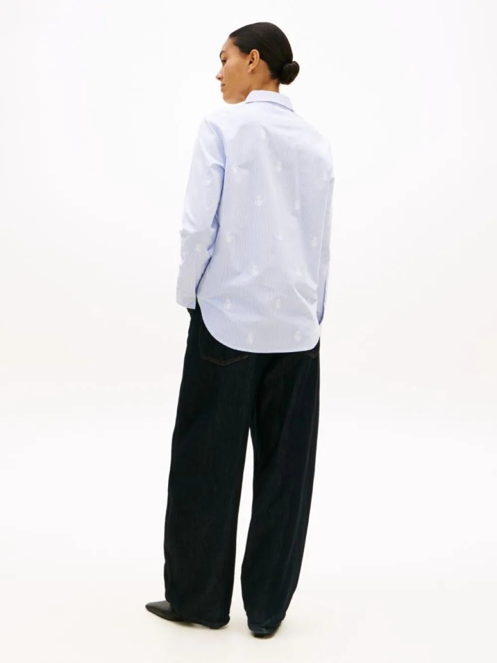 חולצה מכופתרת טומי הילפיגר Relaxed Fit Th Crest Embroidery Oxford נשים