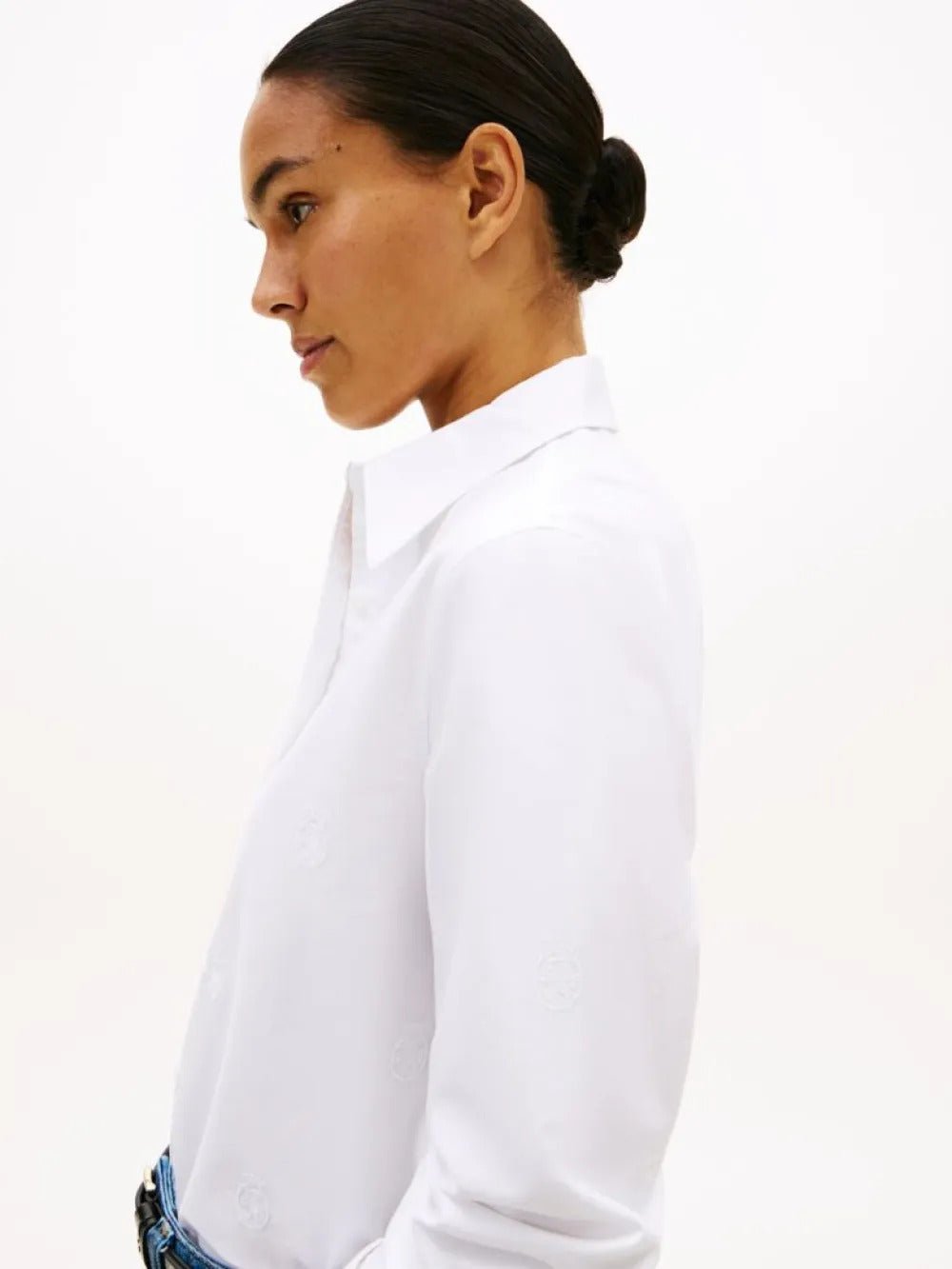 חולצה מכופתרת טומי הילפיגר Relaxed Fit Th Crest Embroidery Oxford נשים